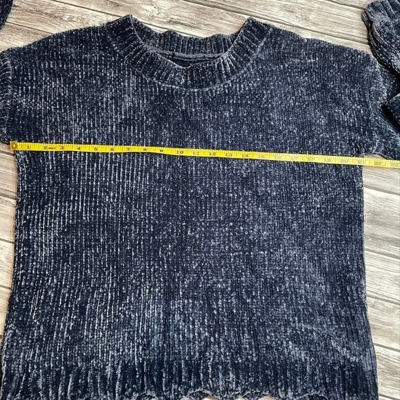 Unbranded Chenille Long Sleeved Dusty Blue Sweater with Scalloped Hem Small SM S - Picture 8 of 10